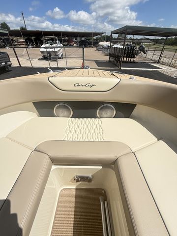 2026 Chris-Craft Bowrider Sportster WALKTHROUGH WINDSHIELD LUXURY B - 69