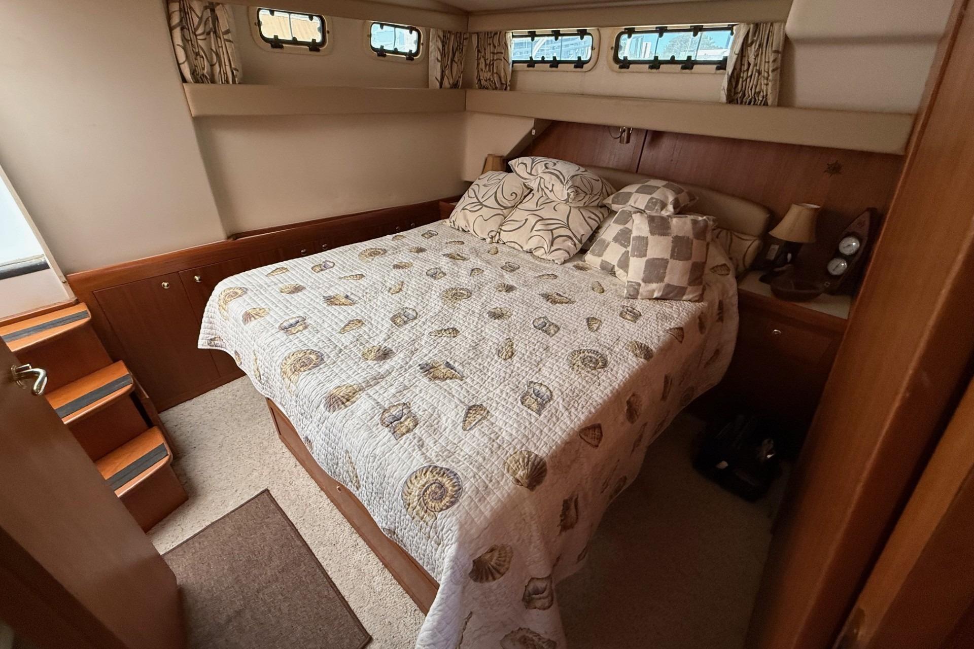 Mainship 430 Trawler