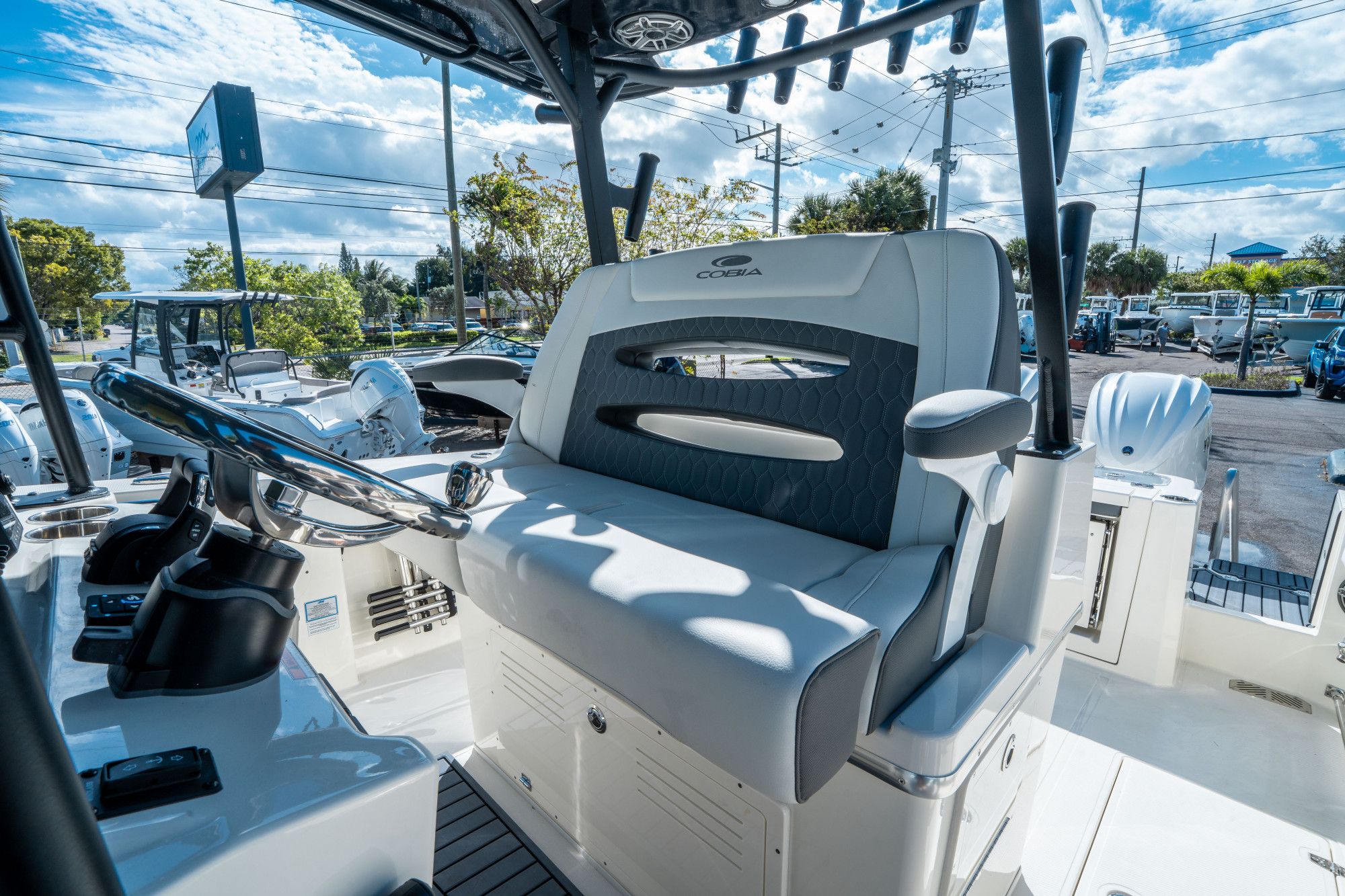 2026 Cobia 305 Center Console - 20