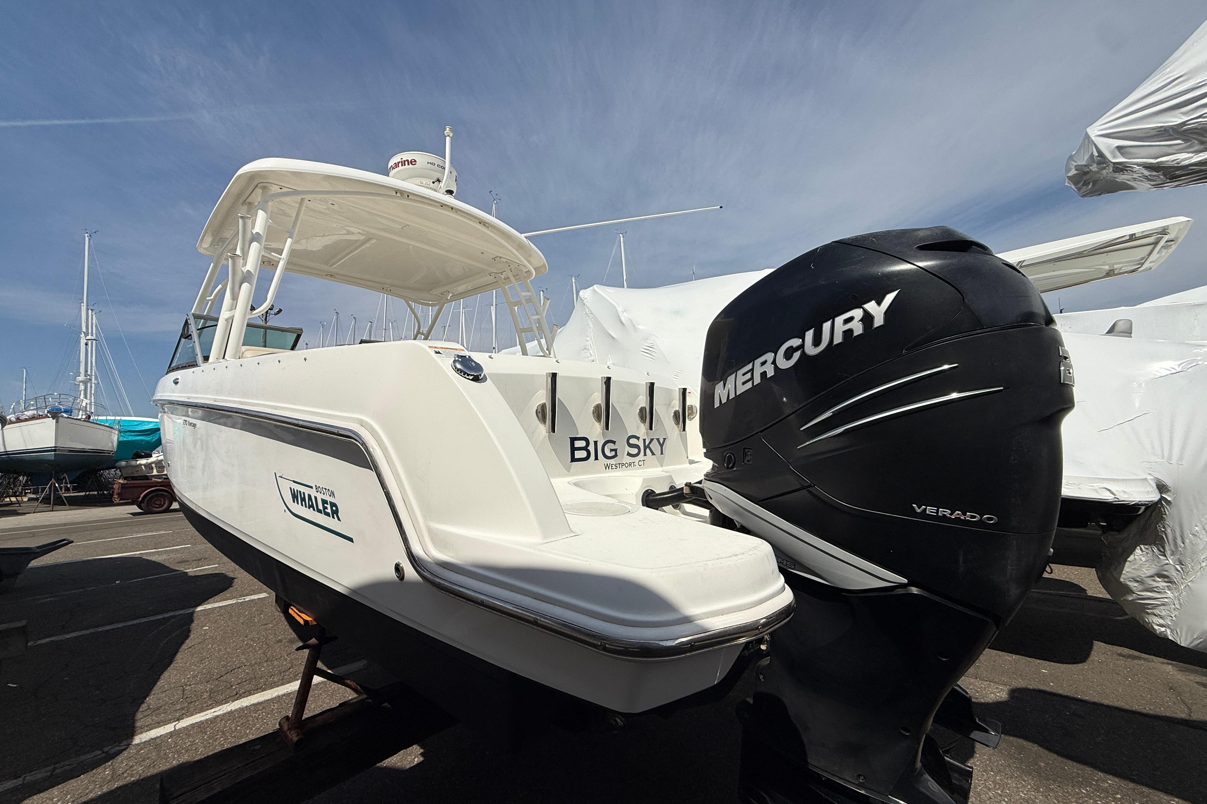 2016 Boston Whaler 270 Vantage