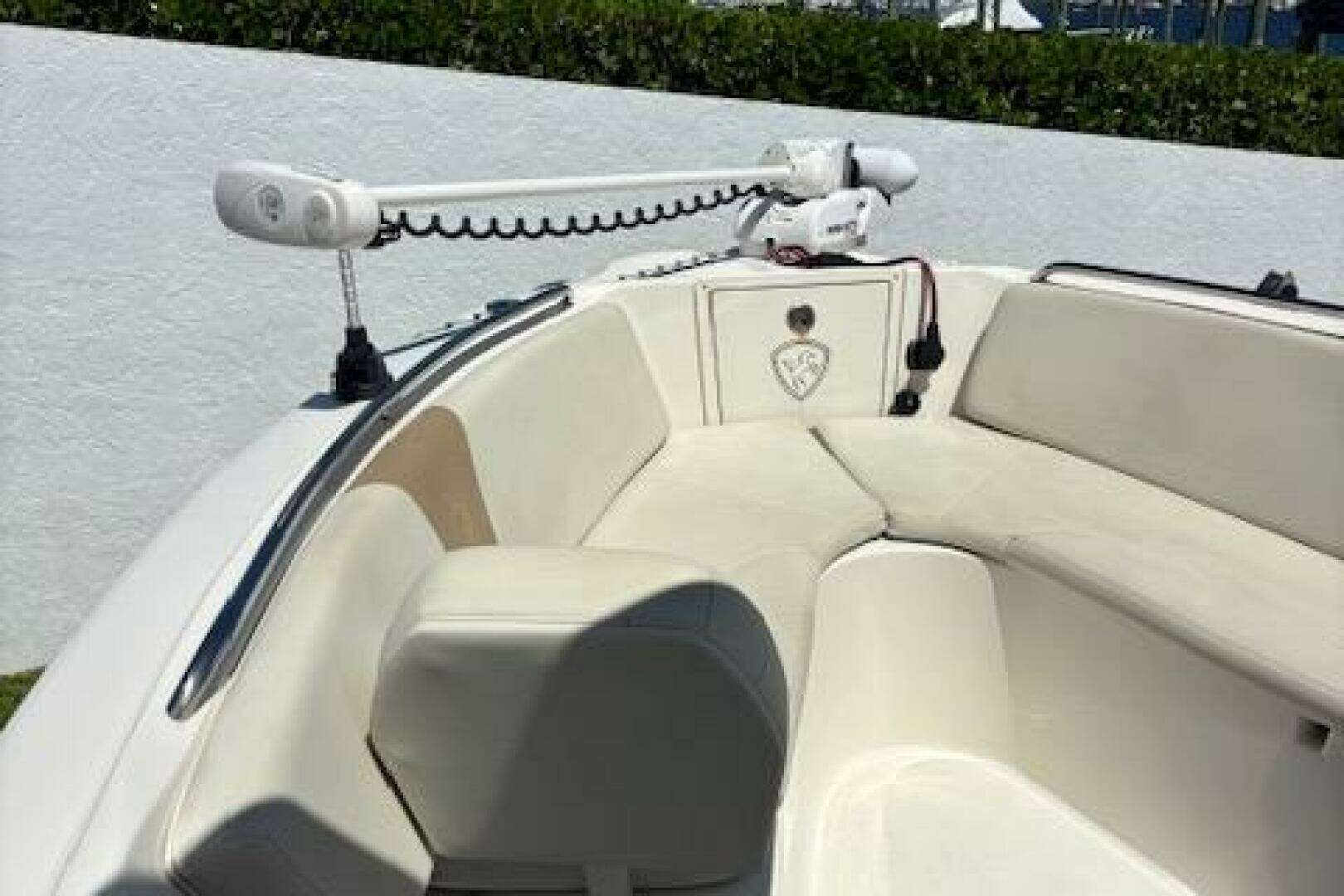 2018 Century 2600 Center Console - Image 33