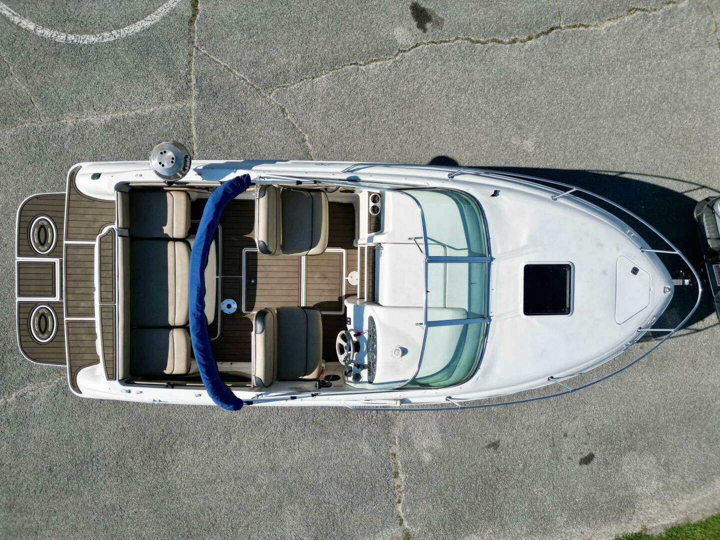 1999 Sea Ray 215 Express Cruiser - Image 7