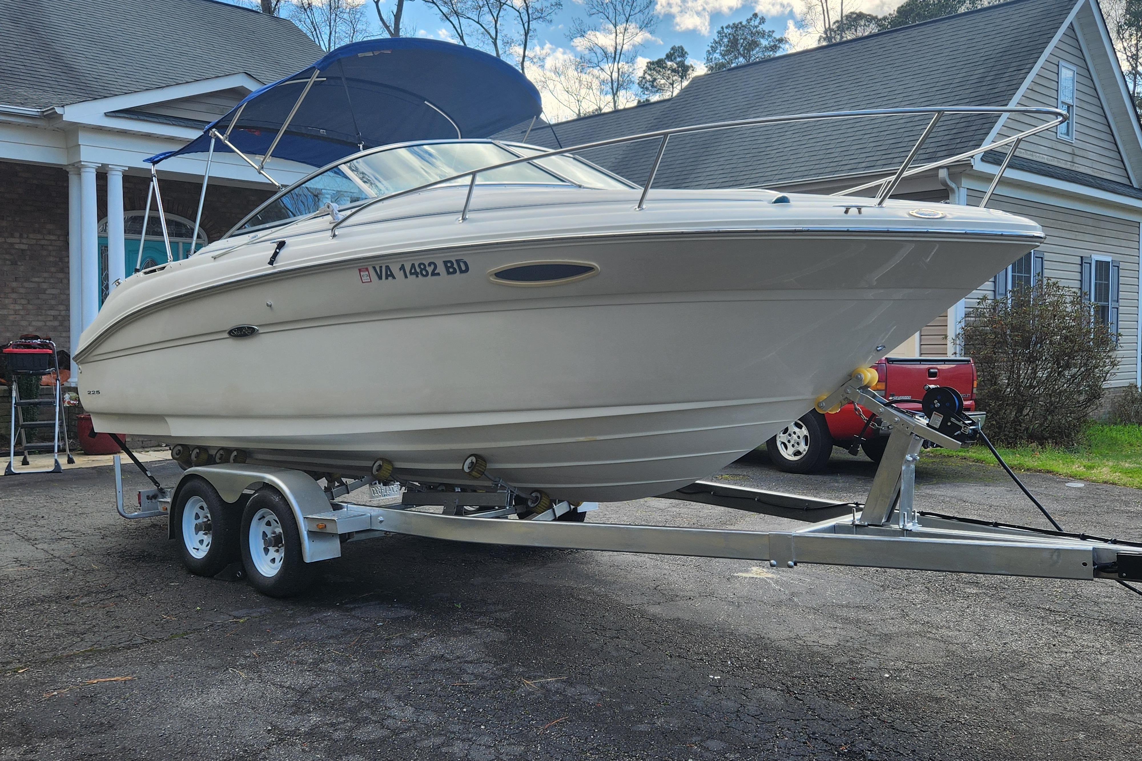 2003 Sea Ray 225 Weekender