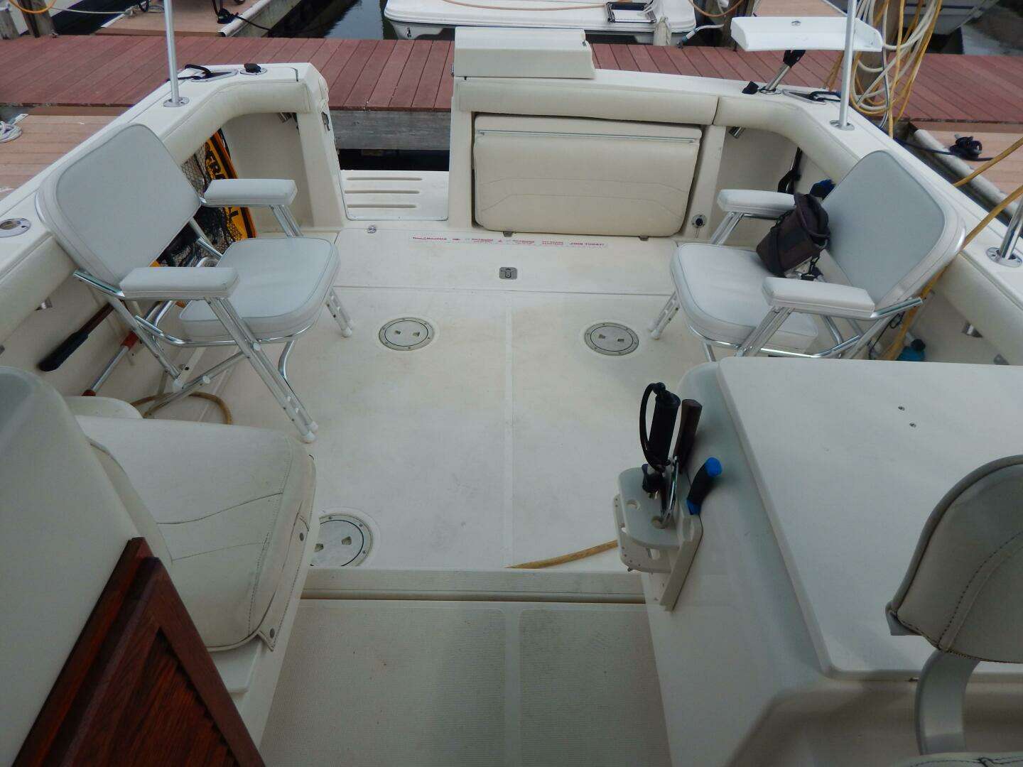 1998 Pursuit 3000 Express - Image 6