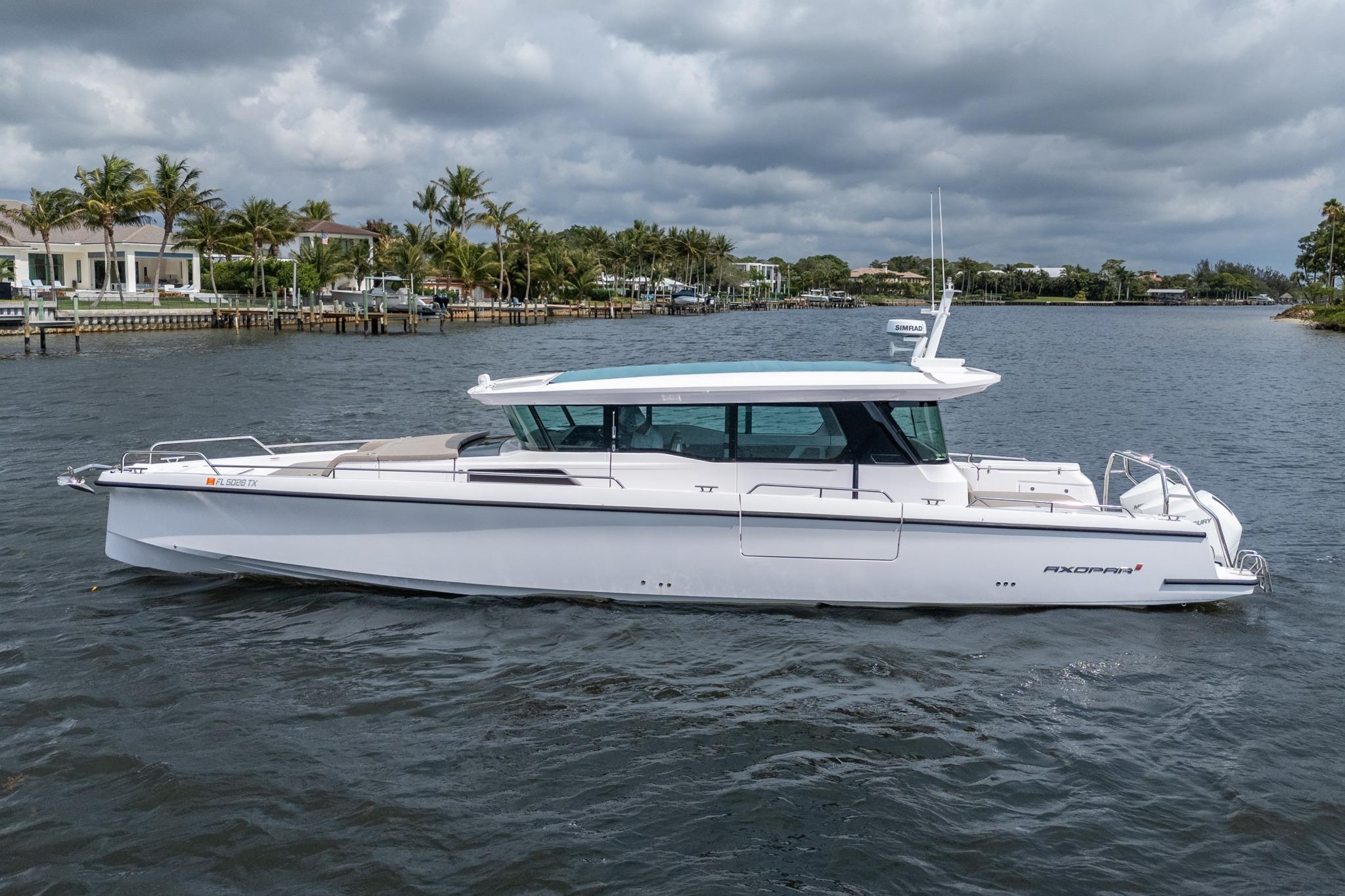 2024 Axopar 45 XC Cross Cabin