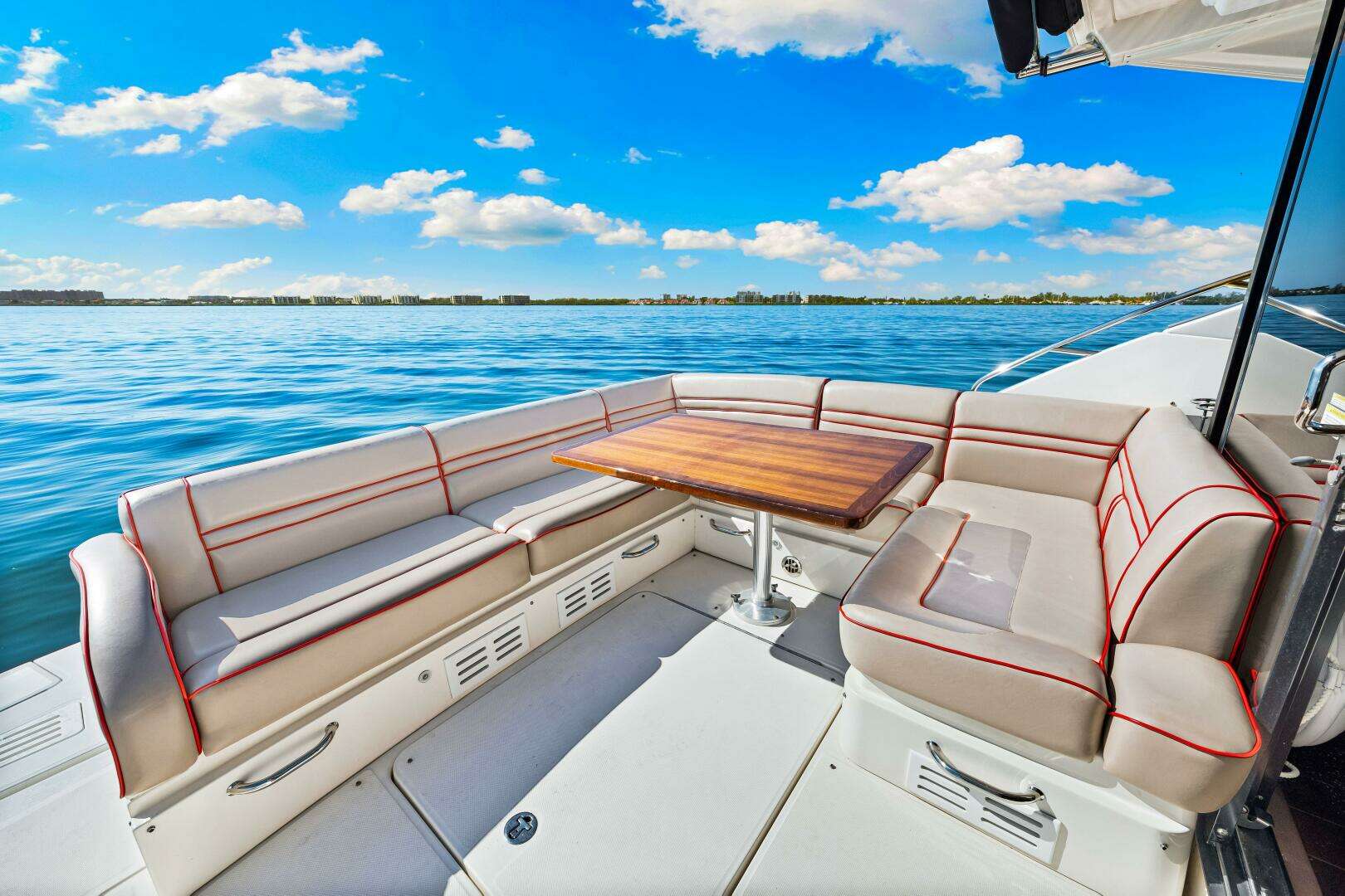 2016 Sea Ray 510 Sundancer - Image 61