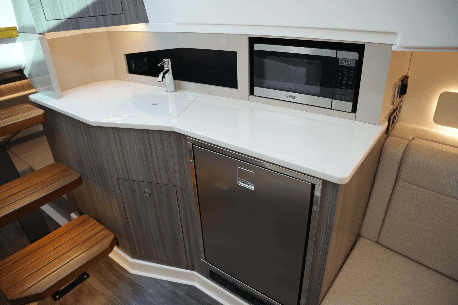 2025 Sea Ray Sundancer 370 - 38