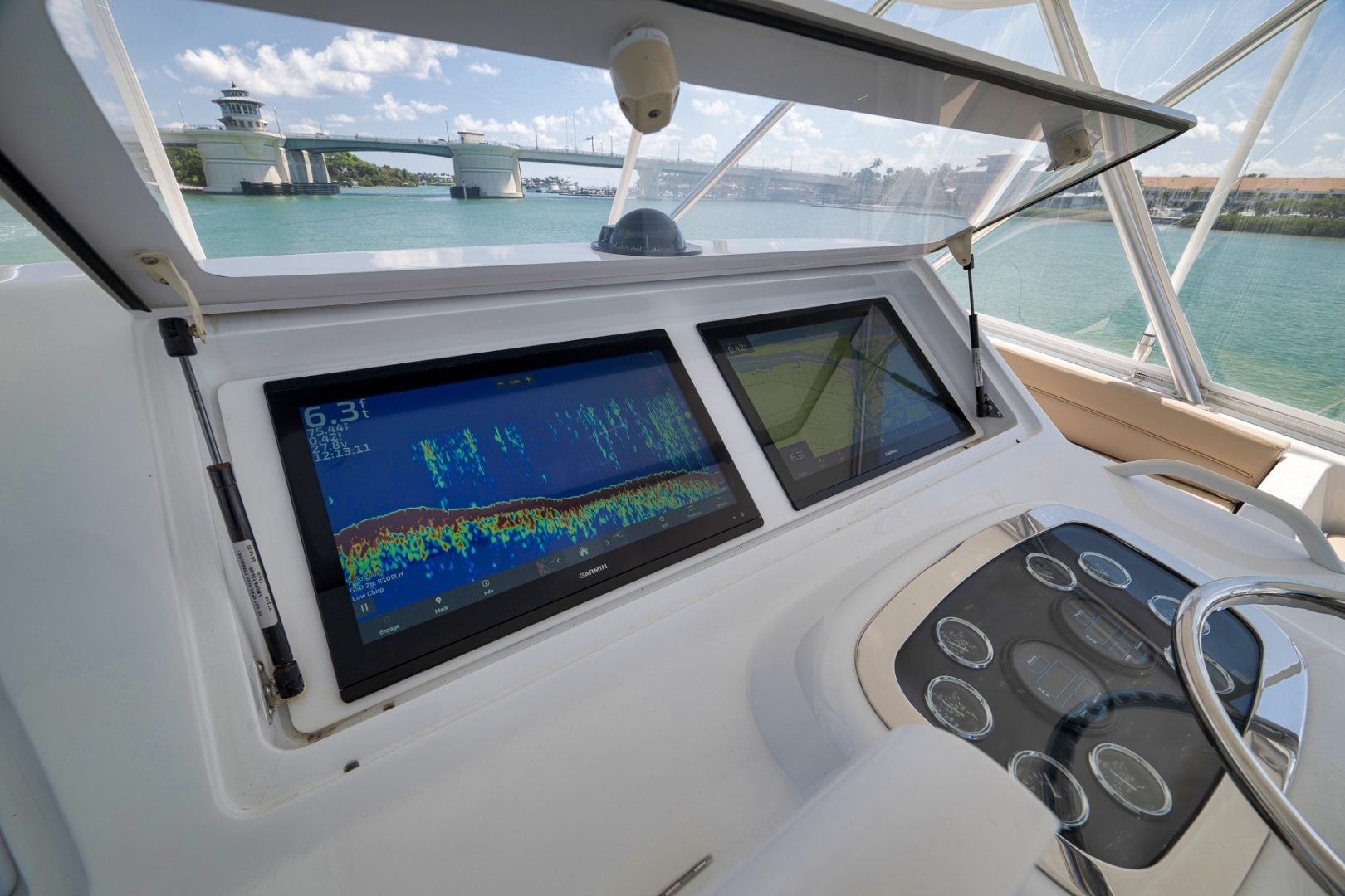 2003 Viking 52 Convertible - Image 38