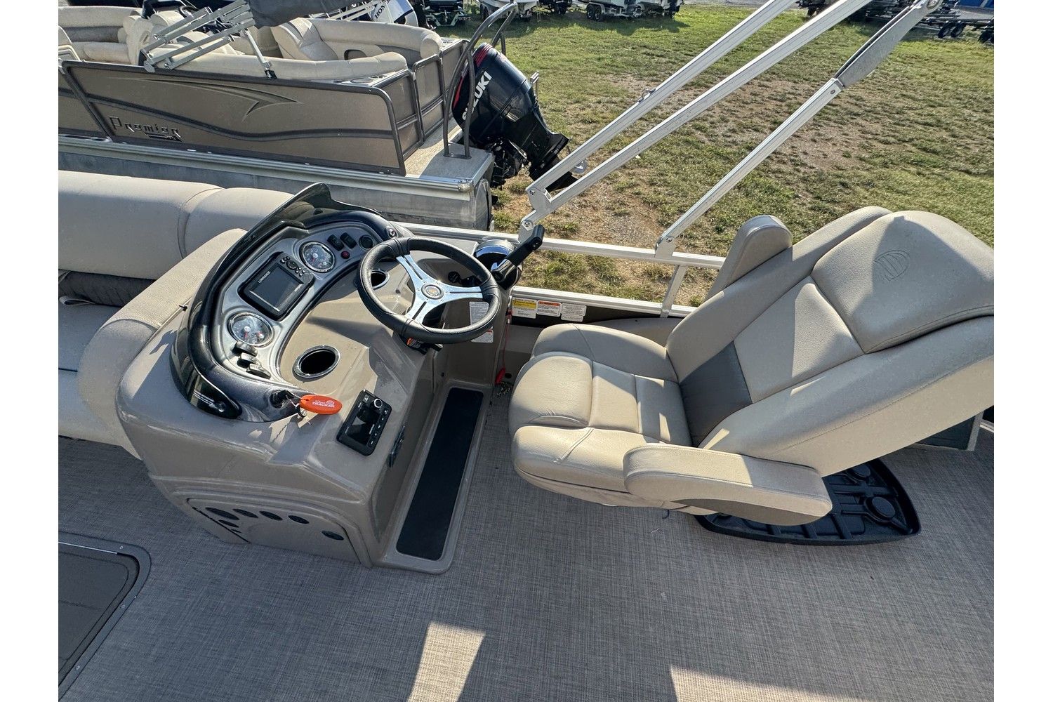 2023 Sun Tracker Sportfish 24 XP3 - 23