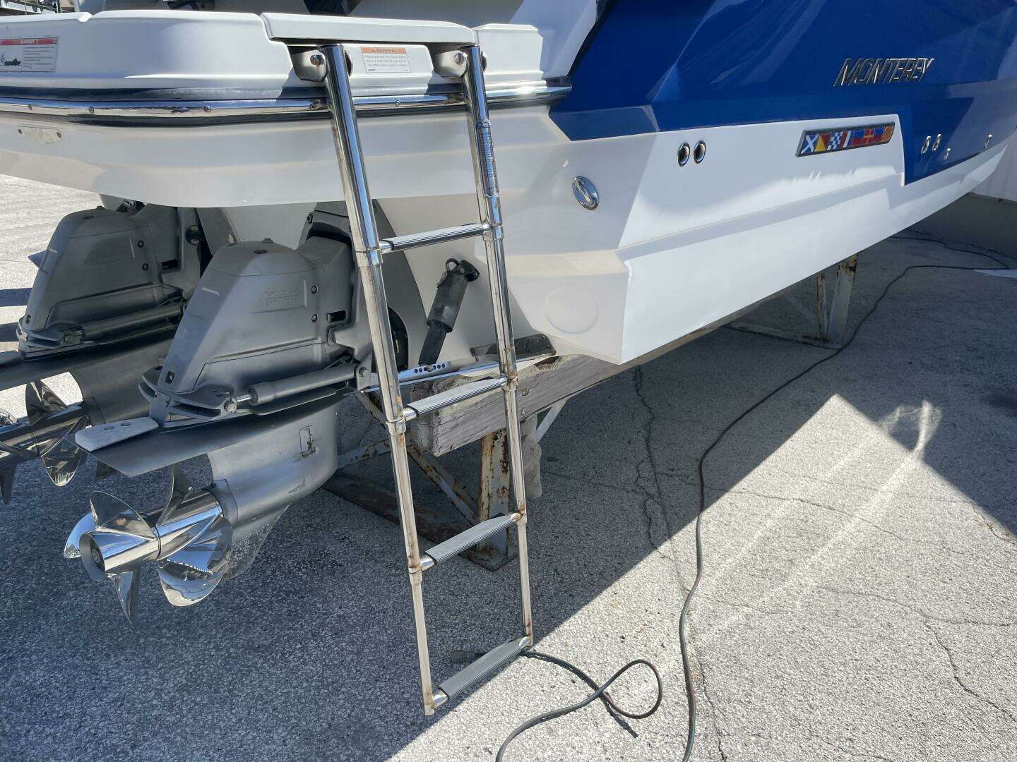 2019 Monterey 328SS - Image 8