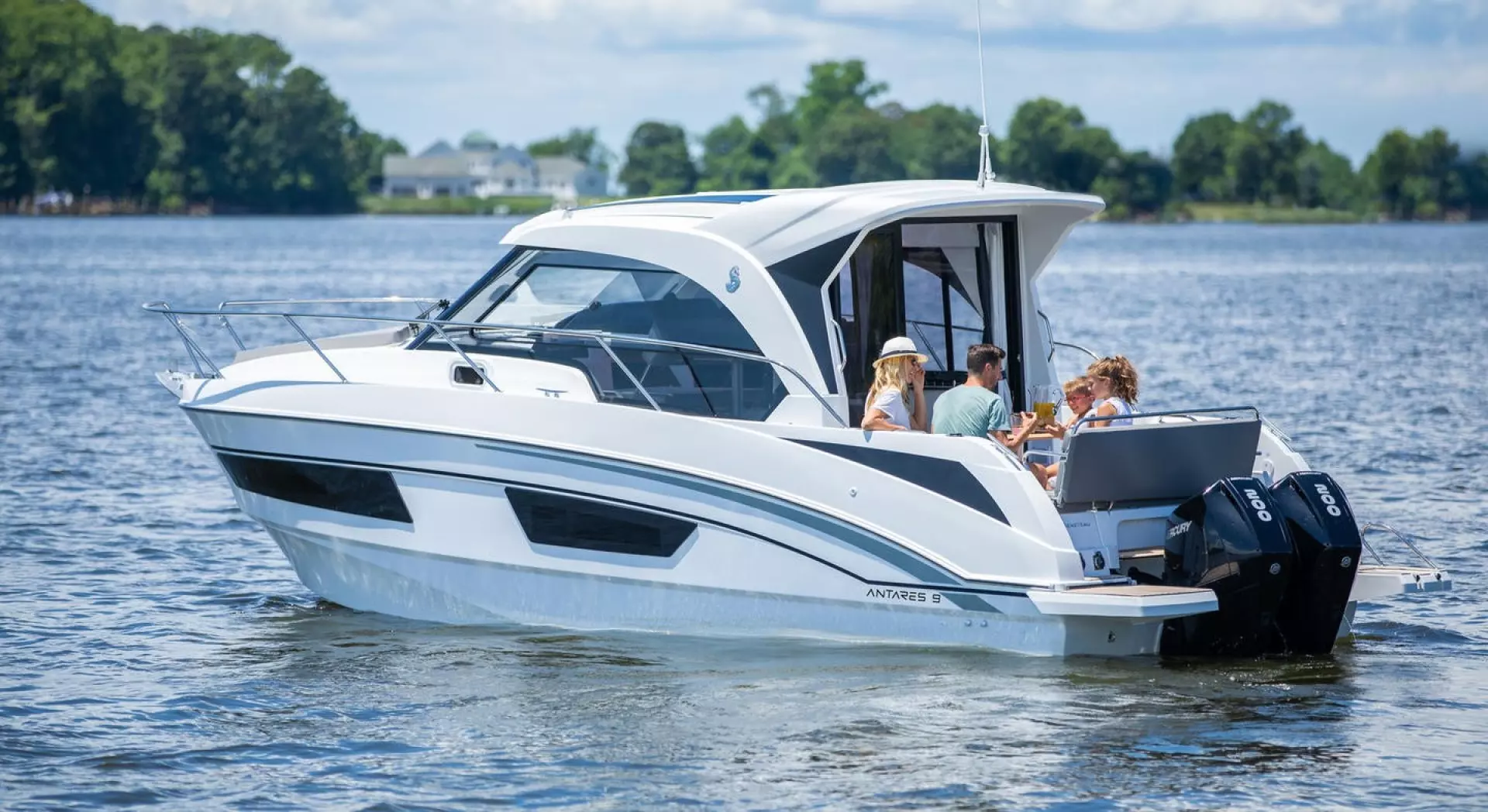 2025 Beneteau Antares 9 - Image 3