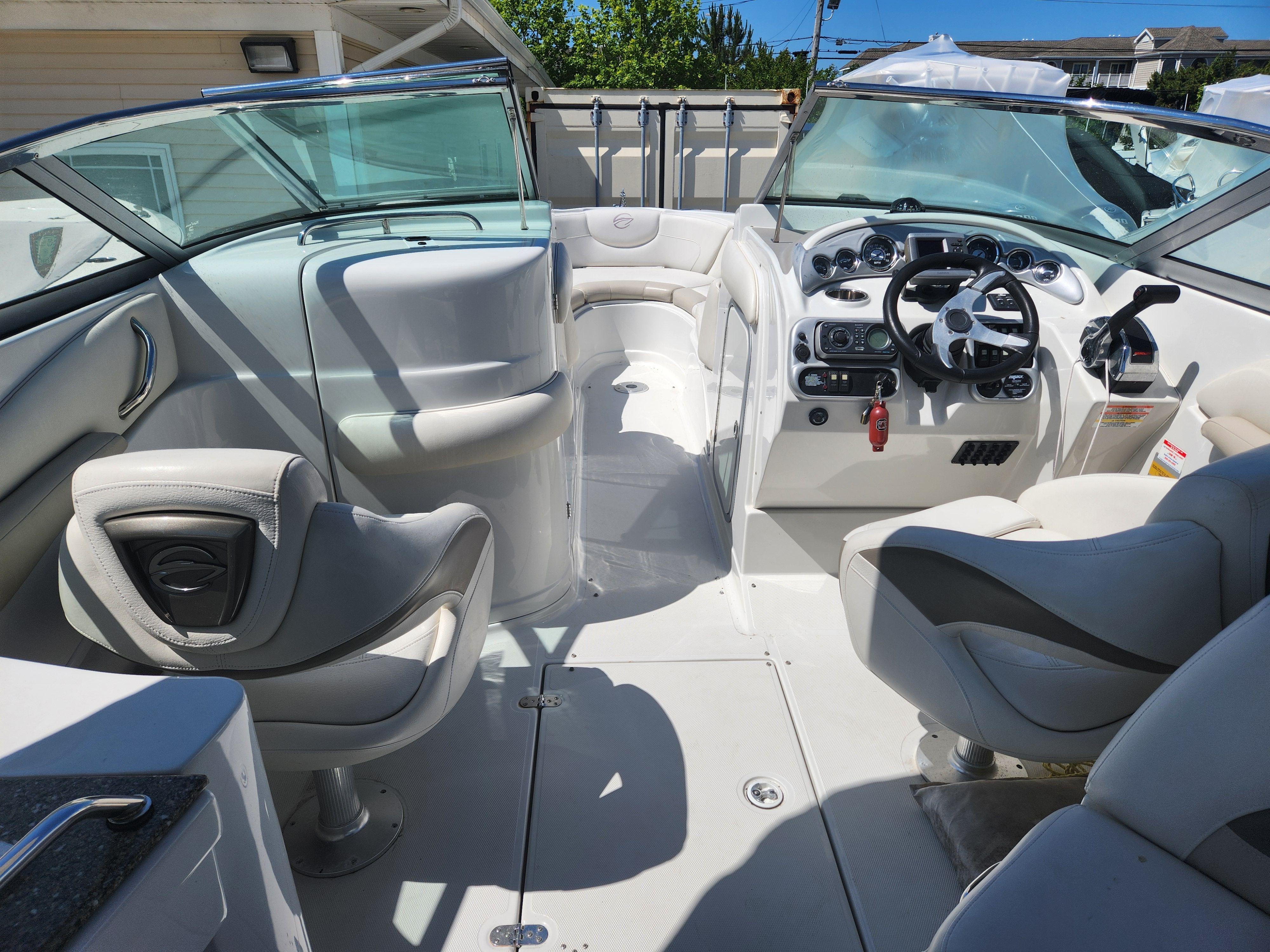 2009 CROWNLINE 300 LS - Image 9