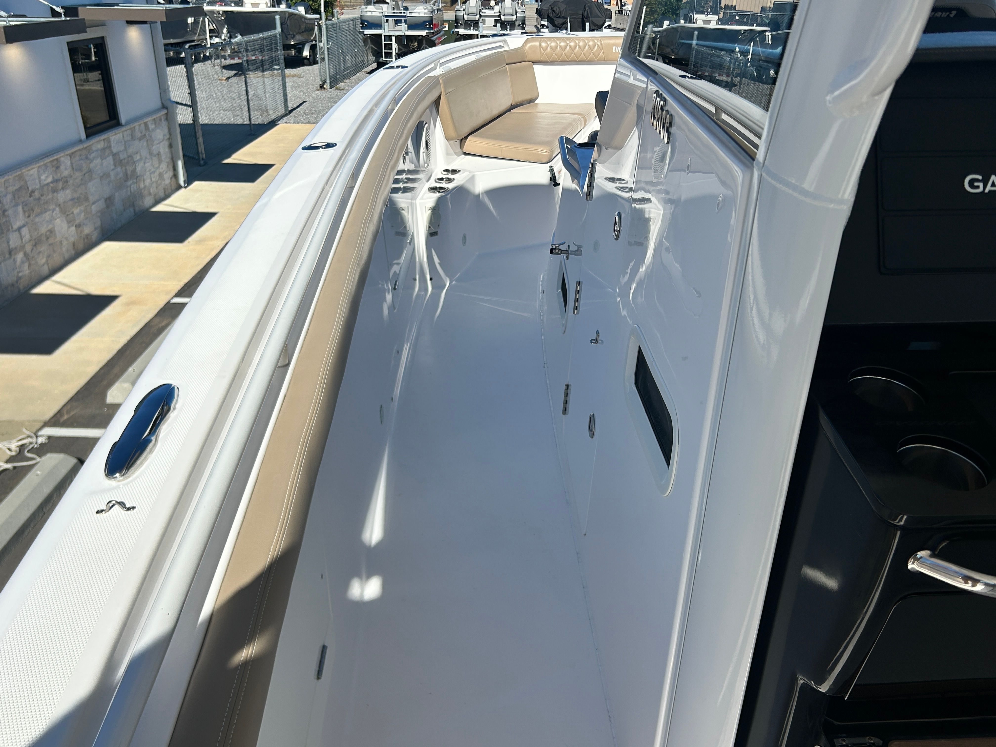 2020 Everglades 395 Center Console - 43