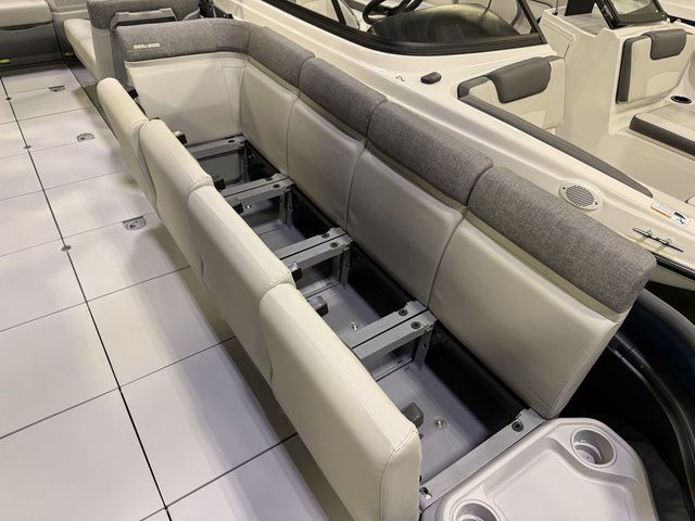2026 Sea-Doo Switch Cruise™ 21 - 300 Hp - Tech Painted - 9