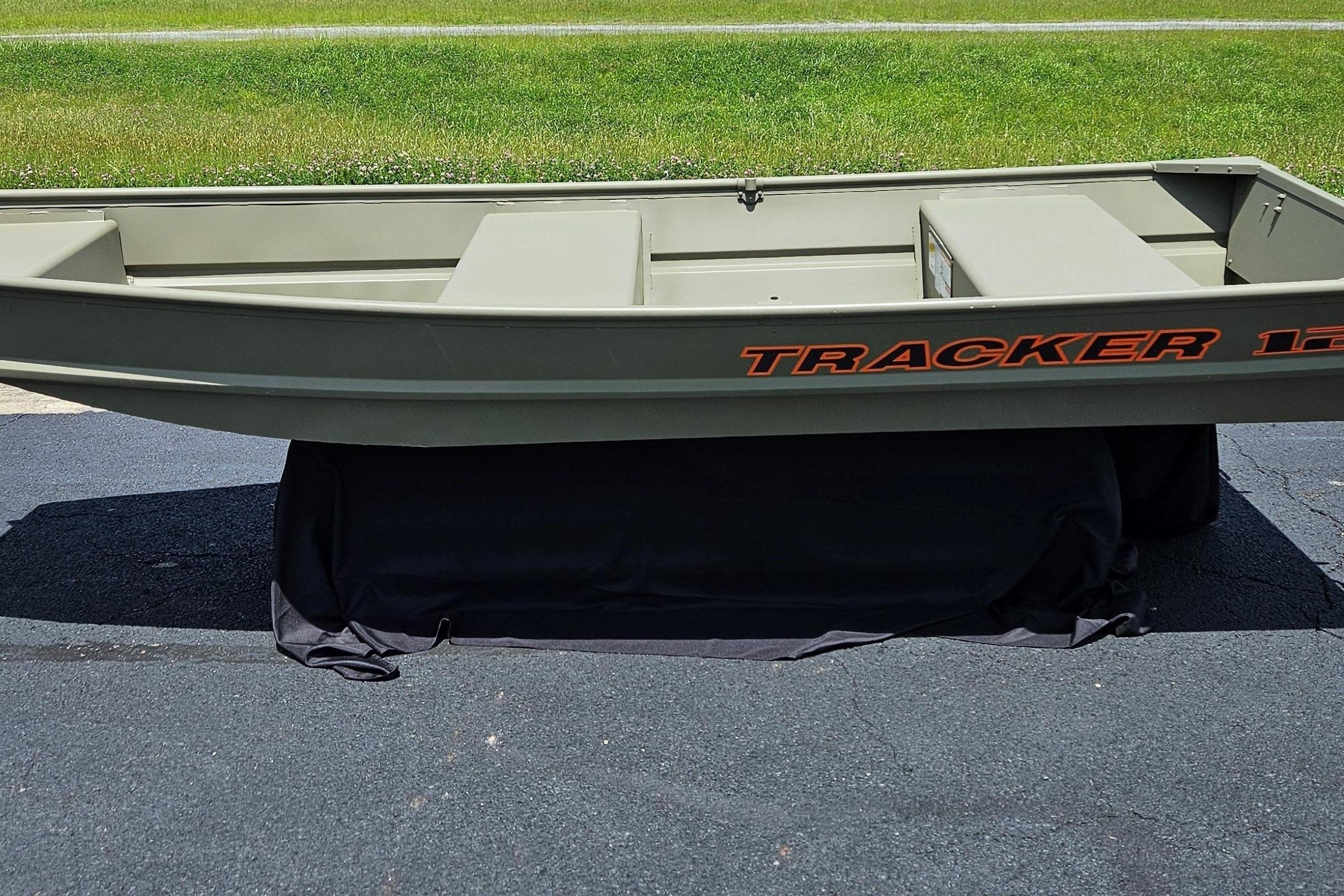 2026 Tracker Grizzly 12 Jon