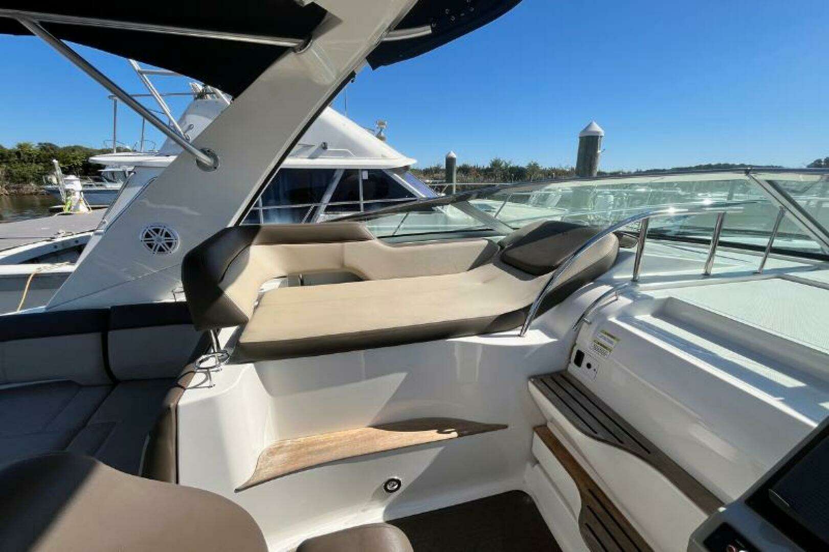 2014 Sea Ray Sundancer 350 - Image 22