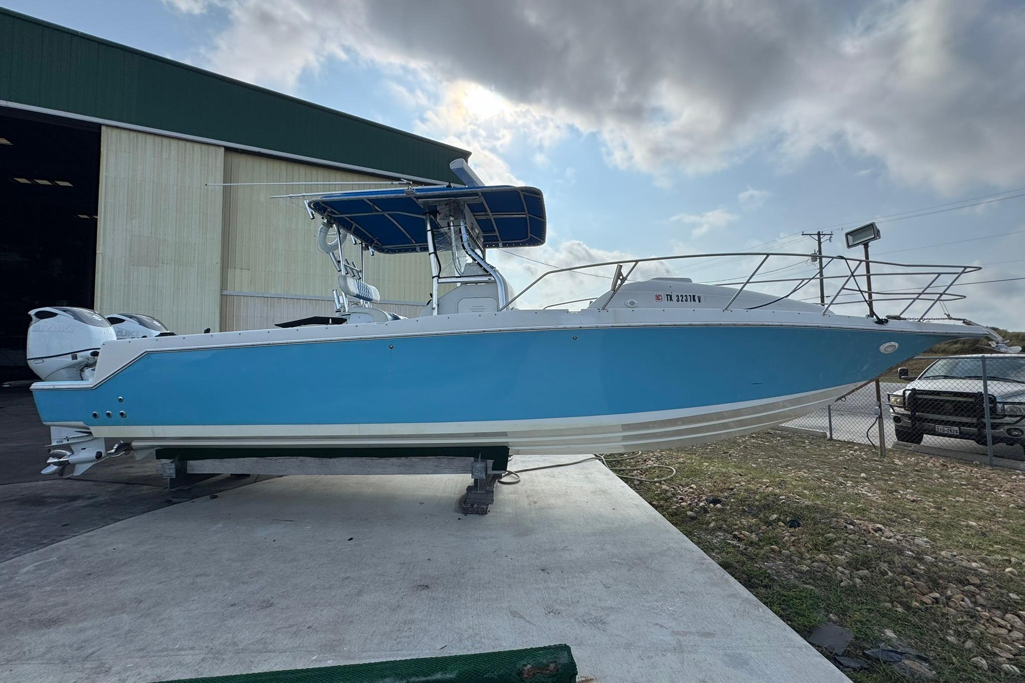 1996 Pro-Line 3400 Bimini Cuddy