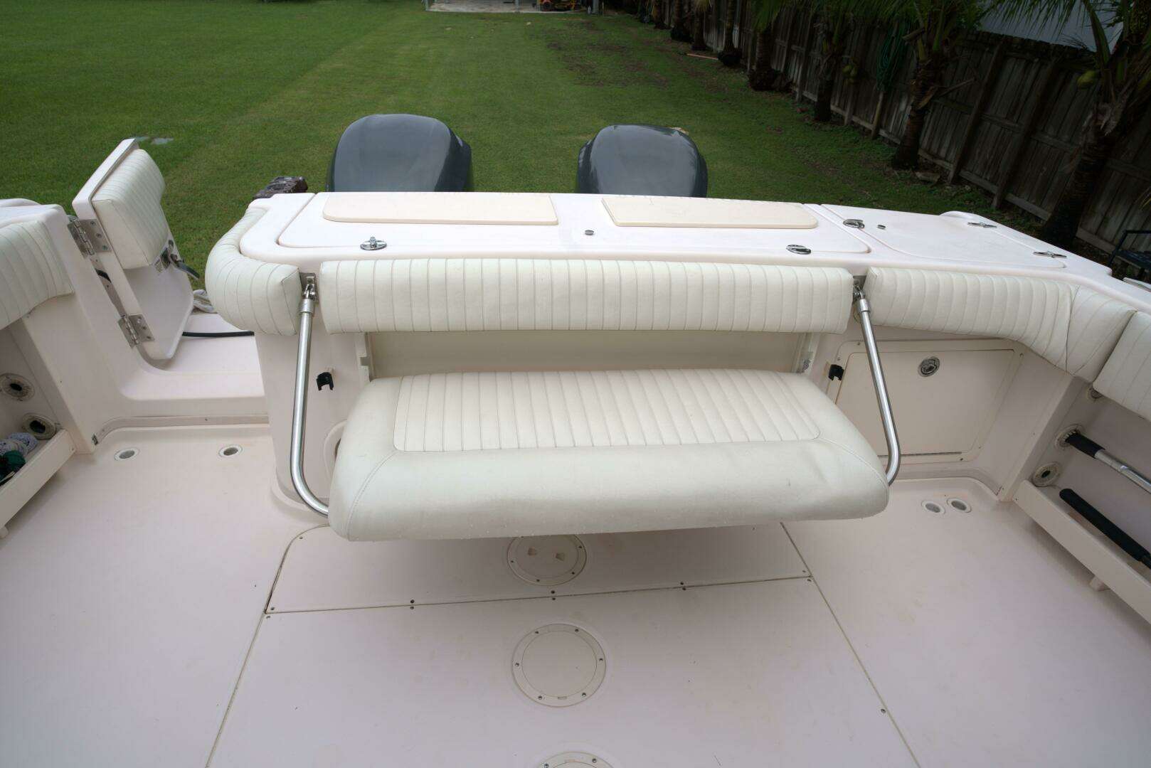 2007 Grady-White Express 330 - Image 9
