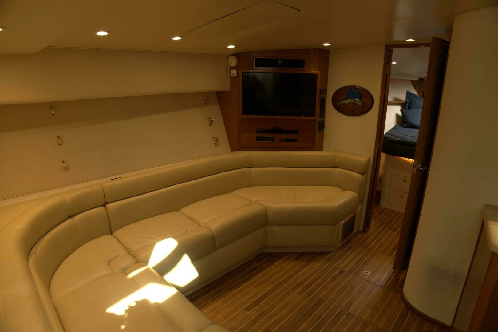 2002 Viking 43 Open - Image 9