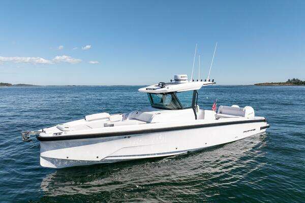 2025 Axopar CCX Center Console