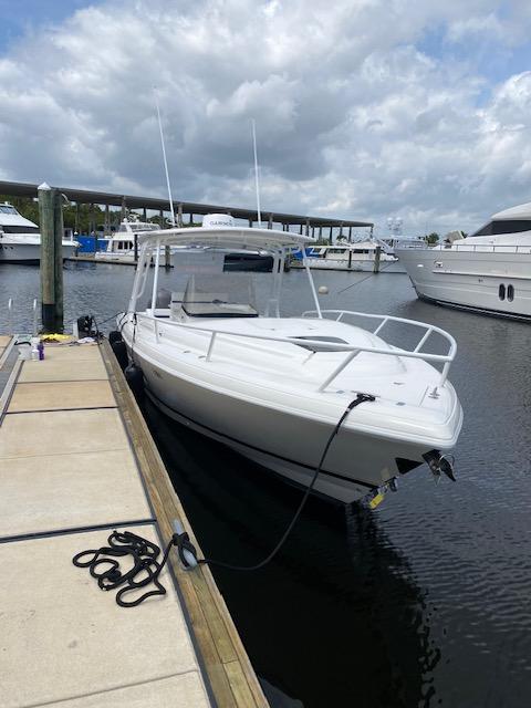 2008 Intrepid 327 Cuddy