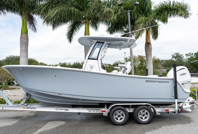 2026 Sportsman Open 232 Center Console