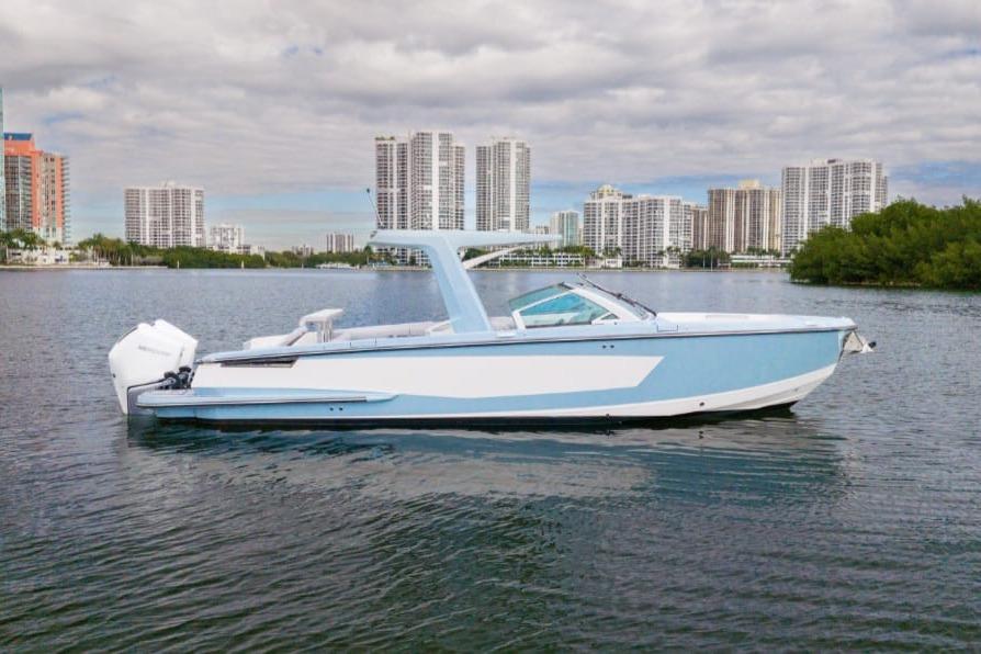 2022 Aviara AV32 OB
