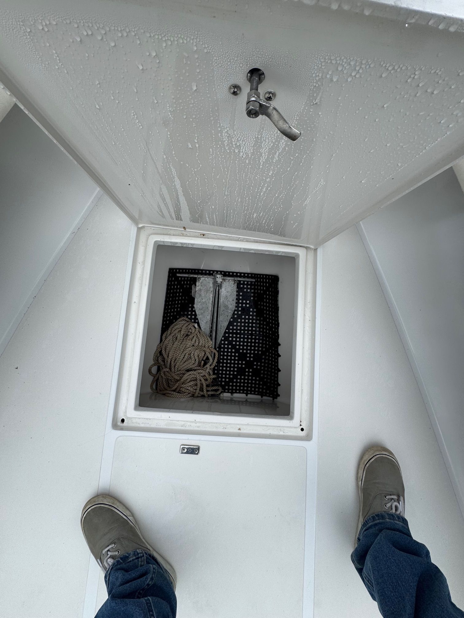 2000 Jupiter 27' Cuddy Cabin - 7