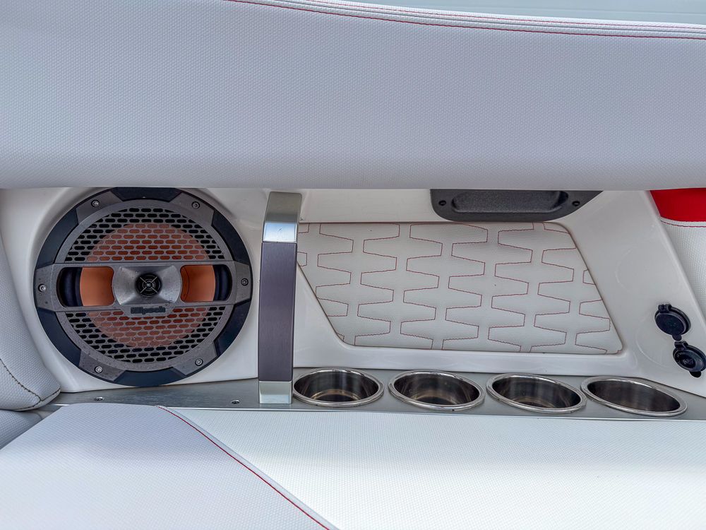 2020 MasterCraft X24 - 31