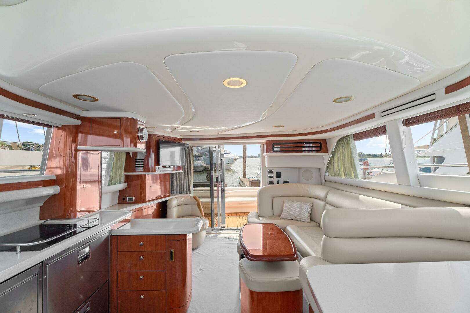 2003 Sea Ray 480 Sedan Bridge - Image 11