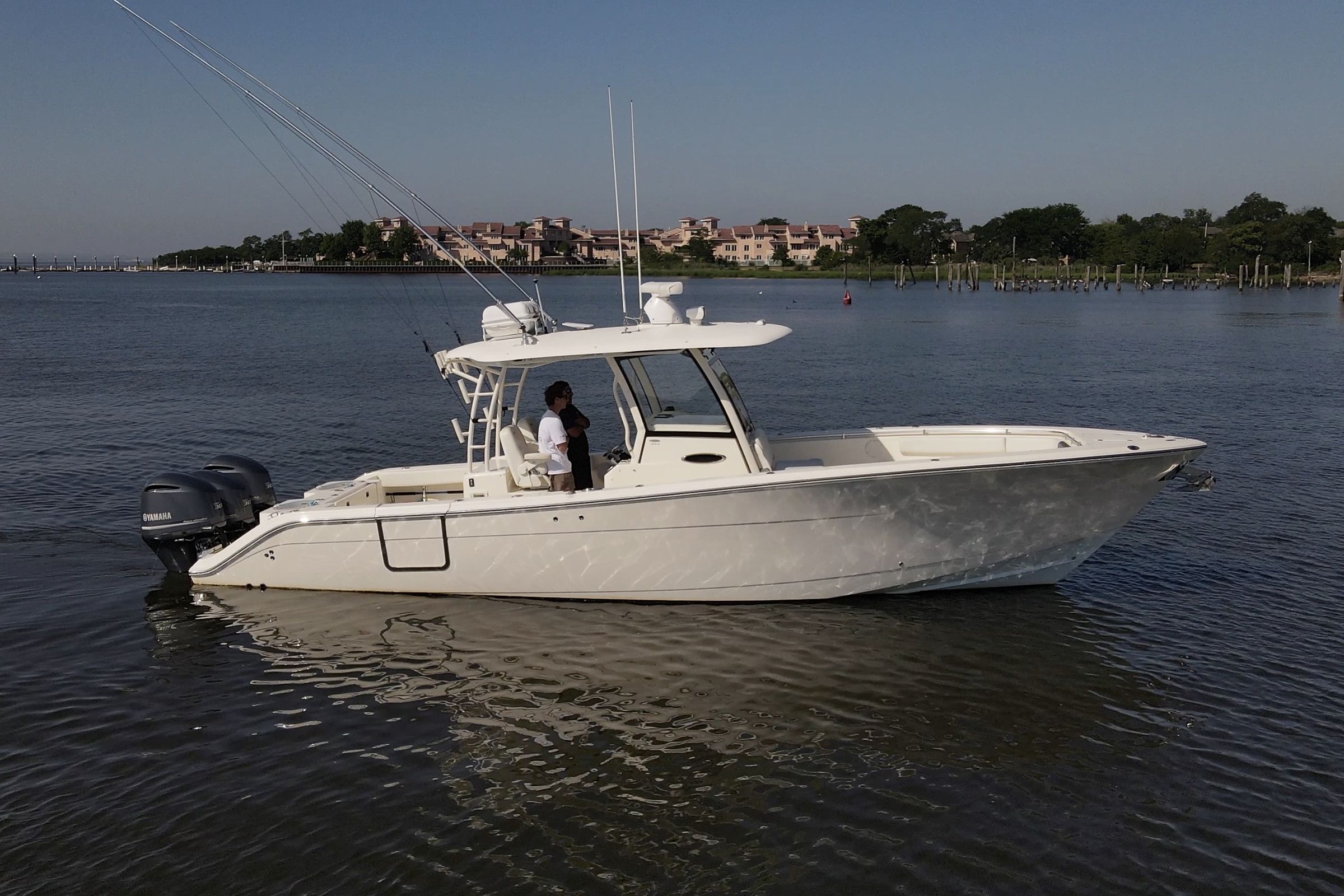 2015 Cobia Center Console 344 - 7