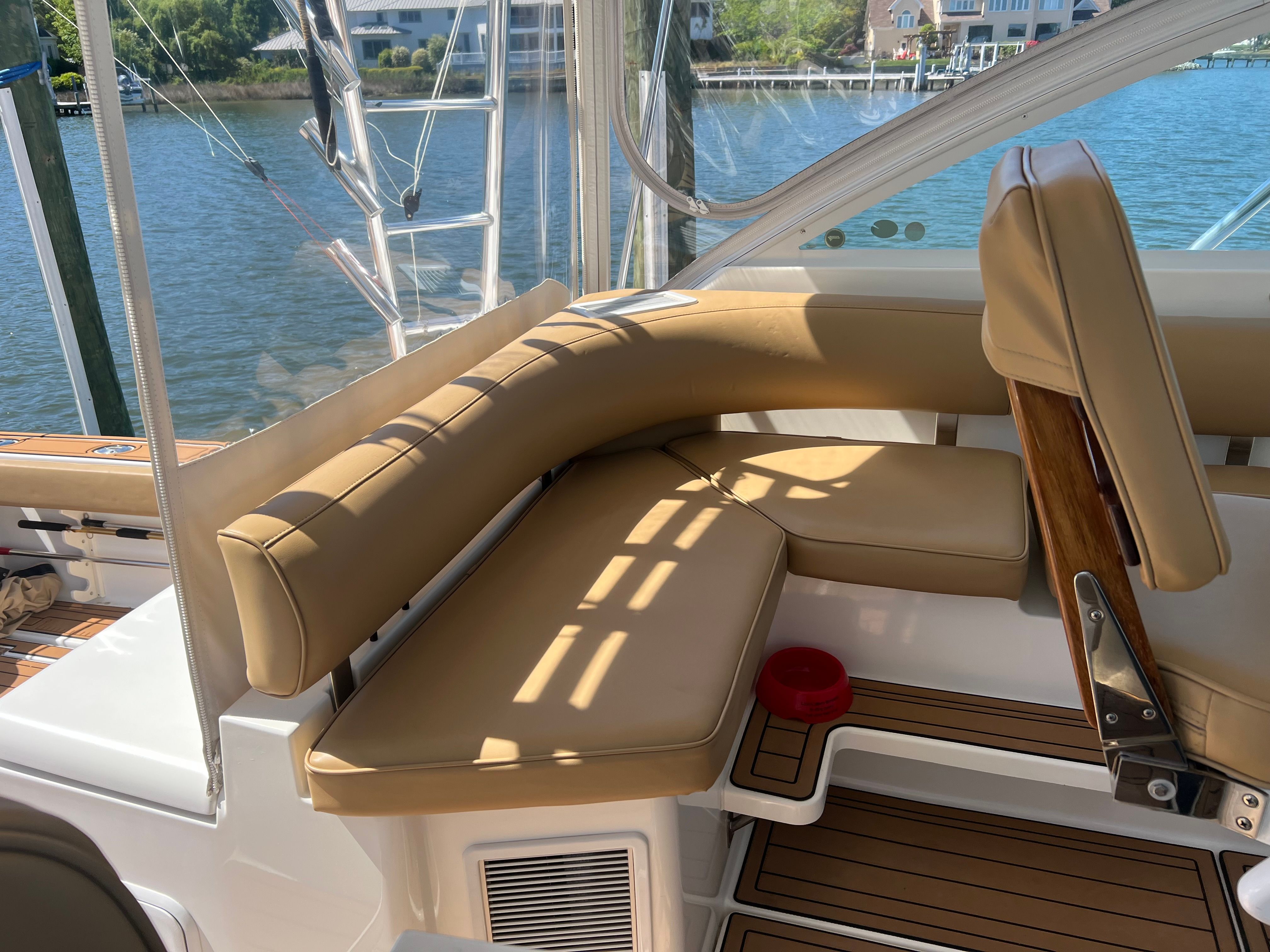 2004 Rampage 38 Express - 13