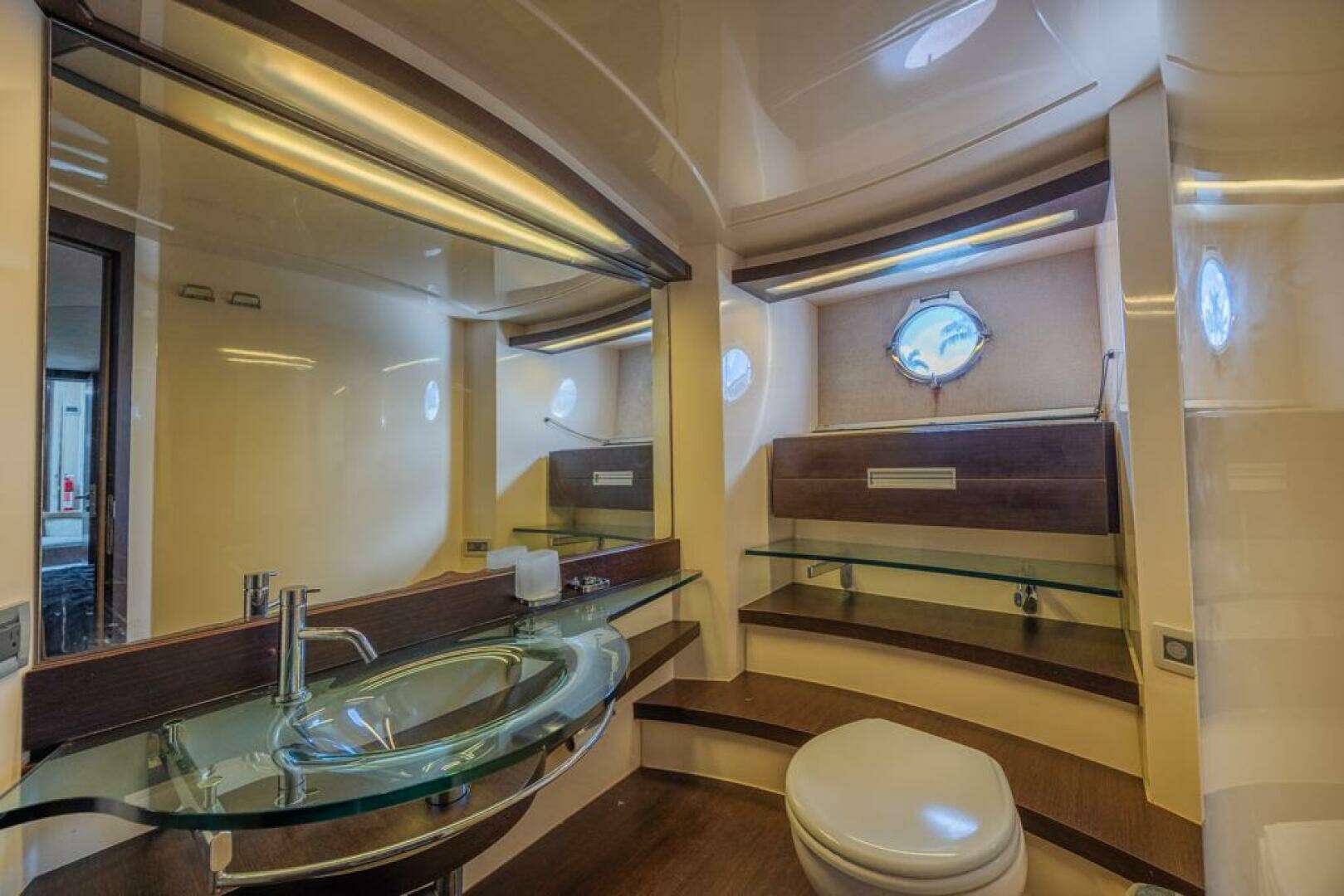 2009 Azimut 68S - Image 25