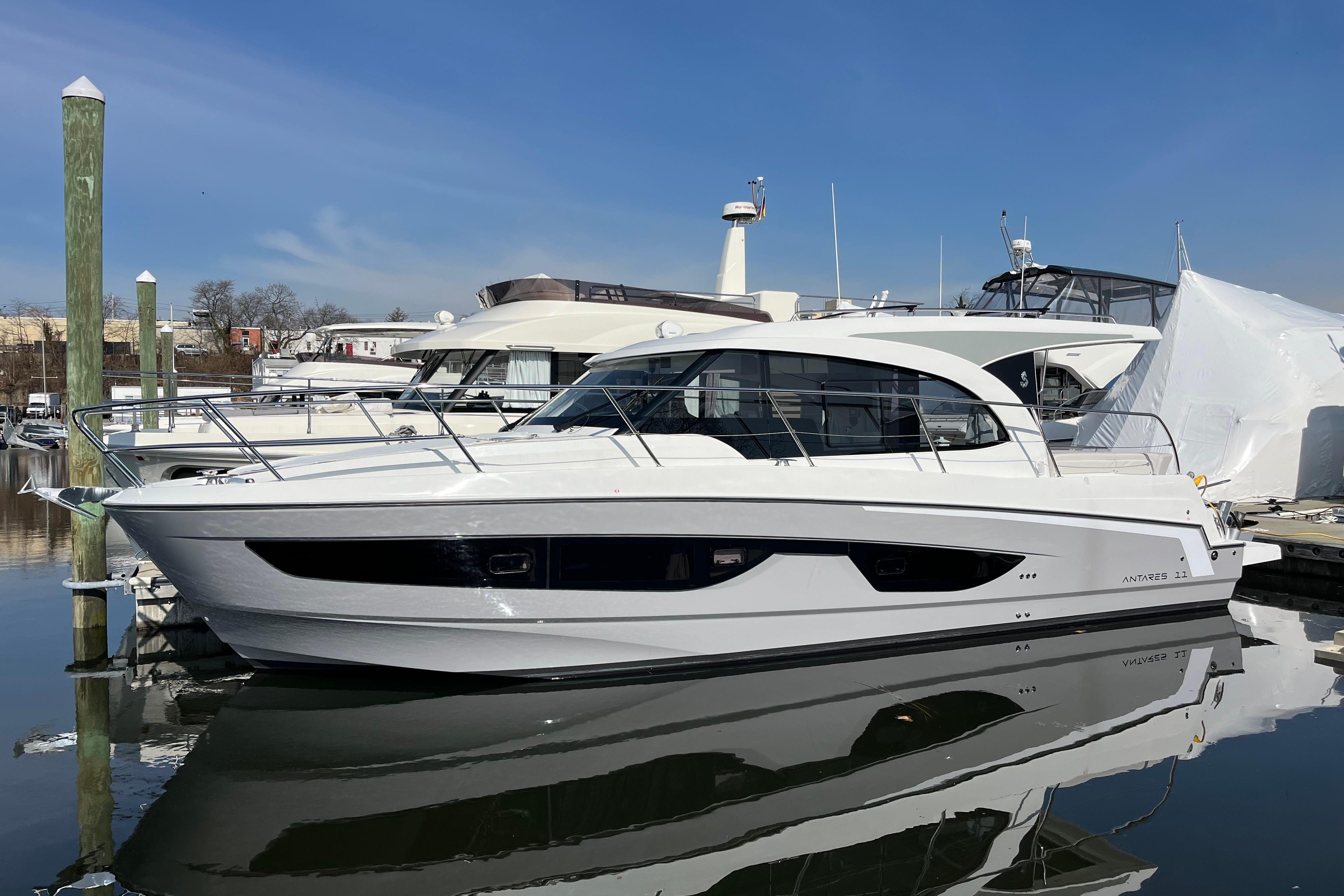 2026 Beneteau Antares 11 Coupe