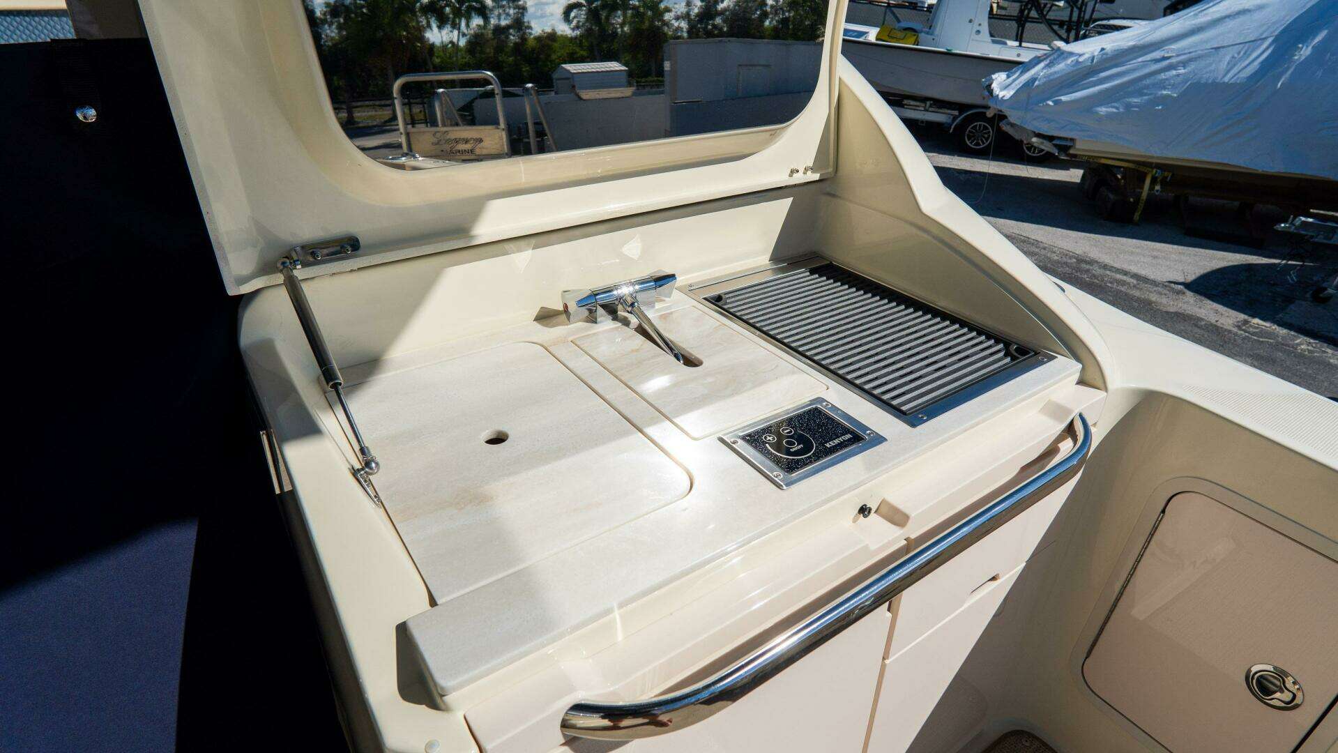 2026 Chris-Craft Calypso - Image 6