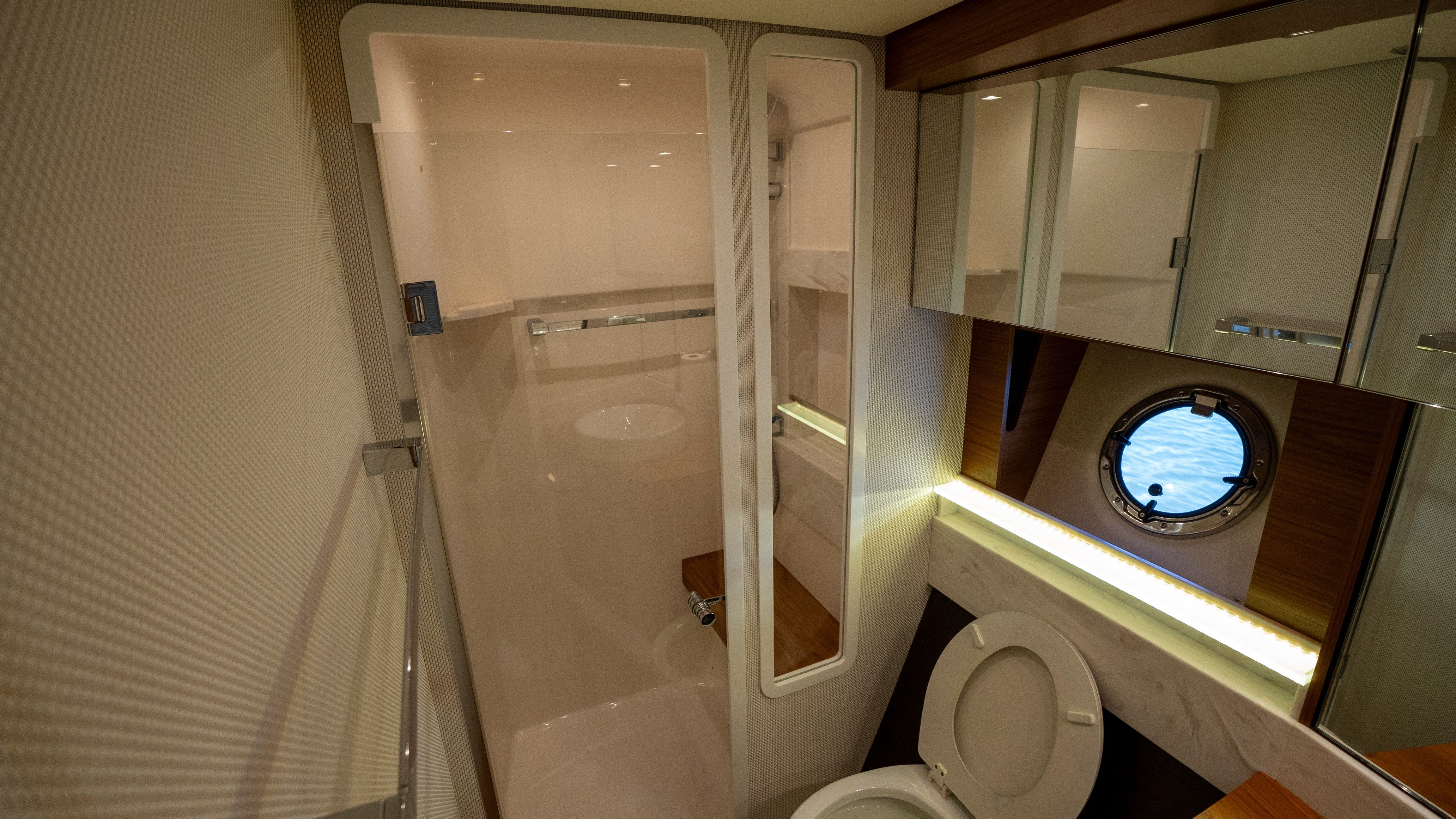 2018 Tiara Yachts 44 Coupe - 12