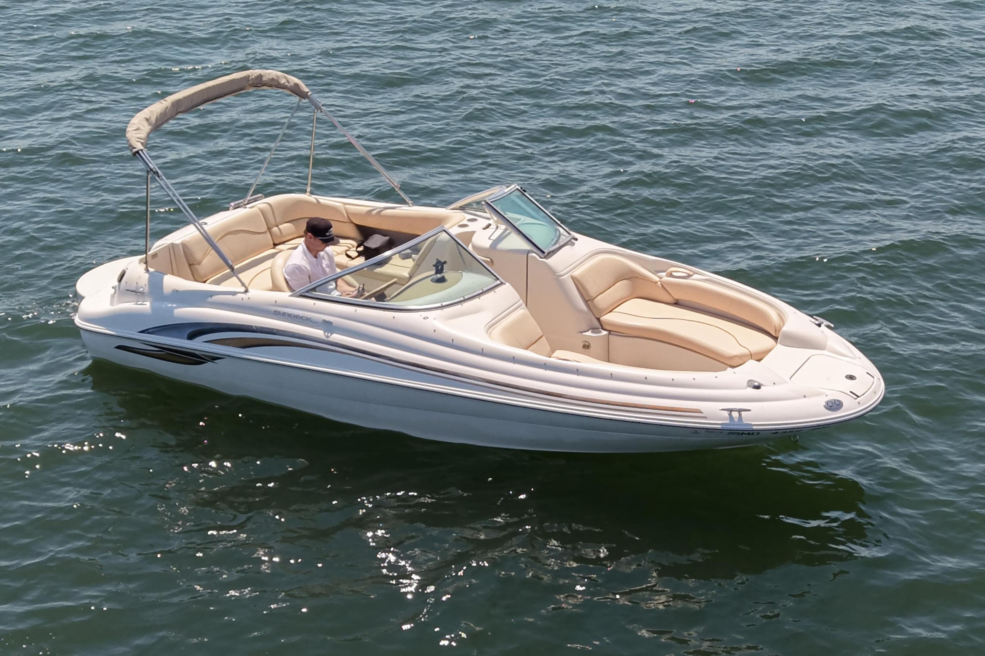 2001 Sea Ray 210 Sundeck