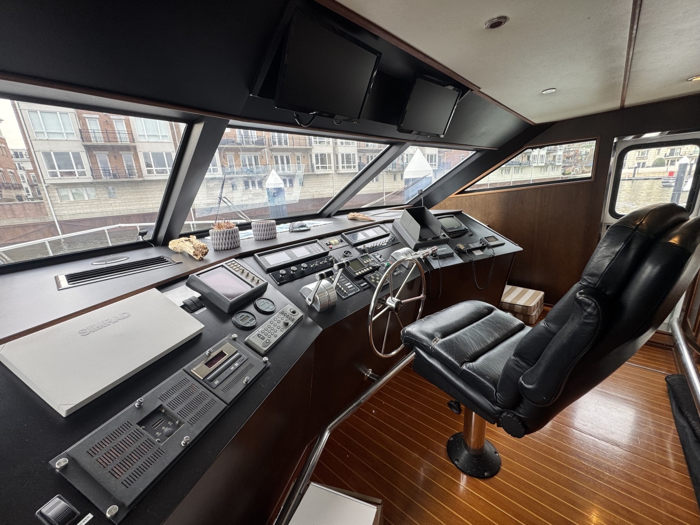 1997 Tarrab 77 Motor Yacht - Image 30