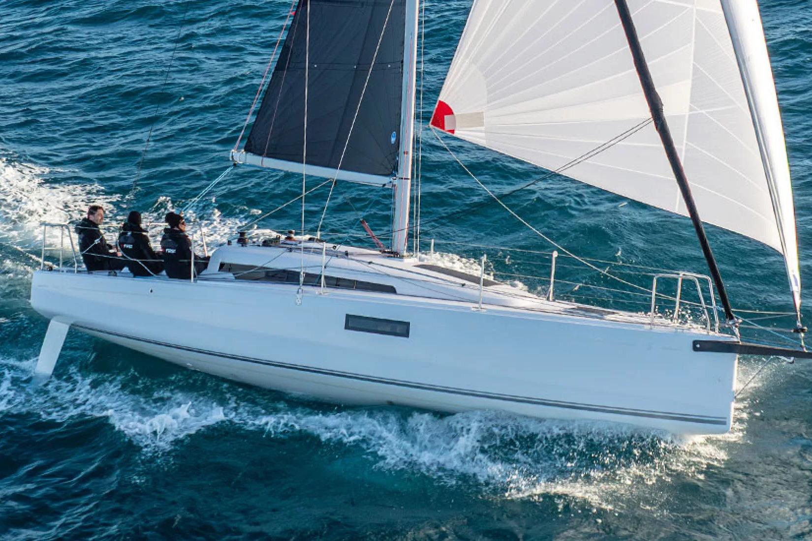 2027 Beneteau First 30