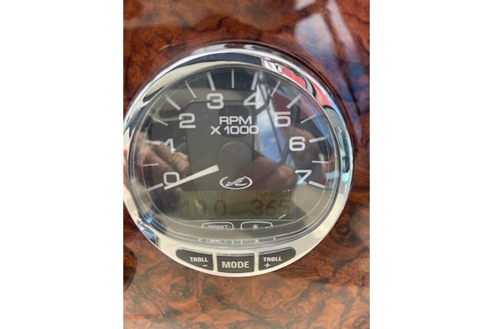 Tachometer of 2005 Sea Ray Sundancer 320 displaying RPM readings.