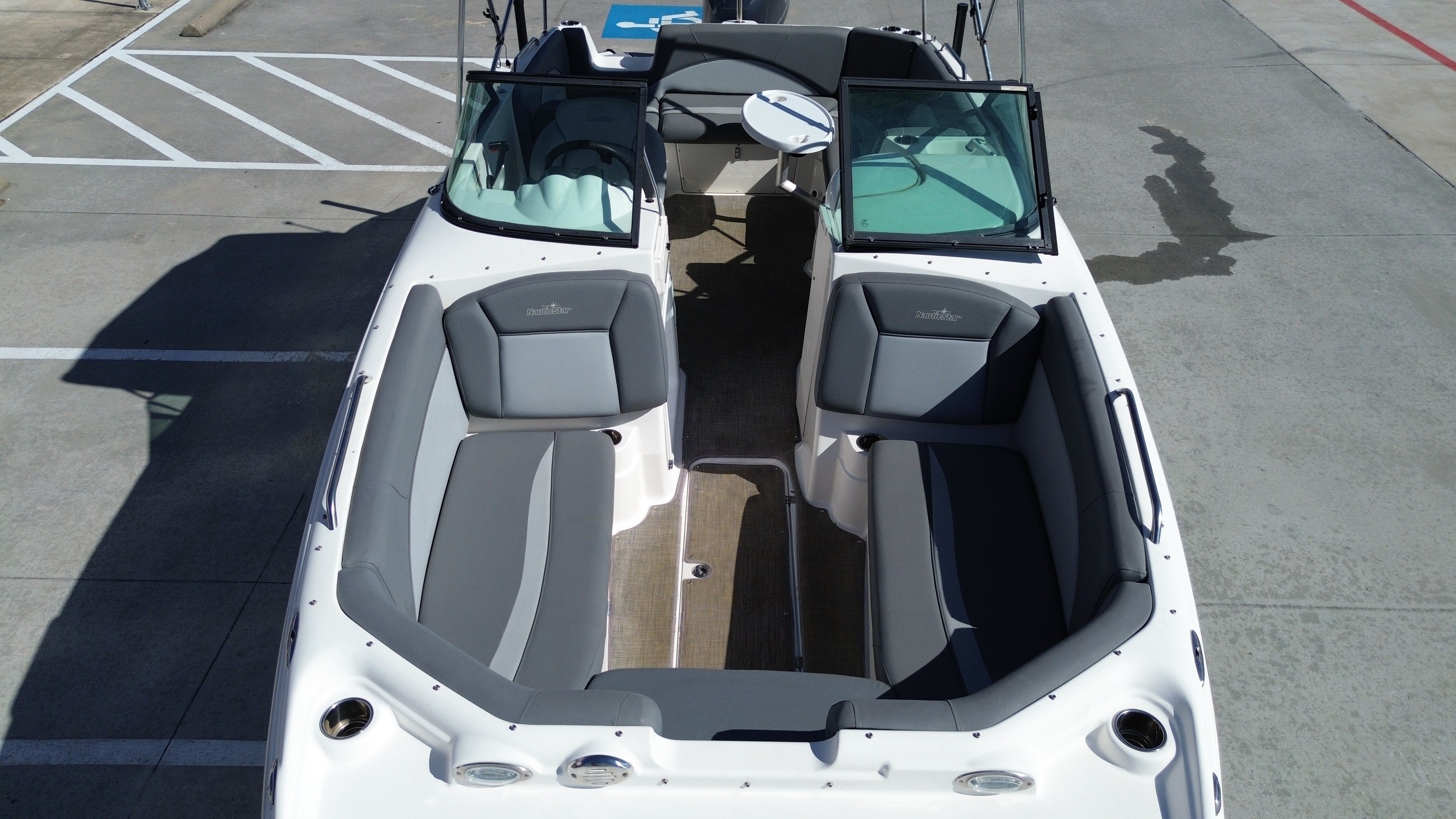 2023 NauticStar 223 DC - 21