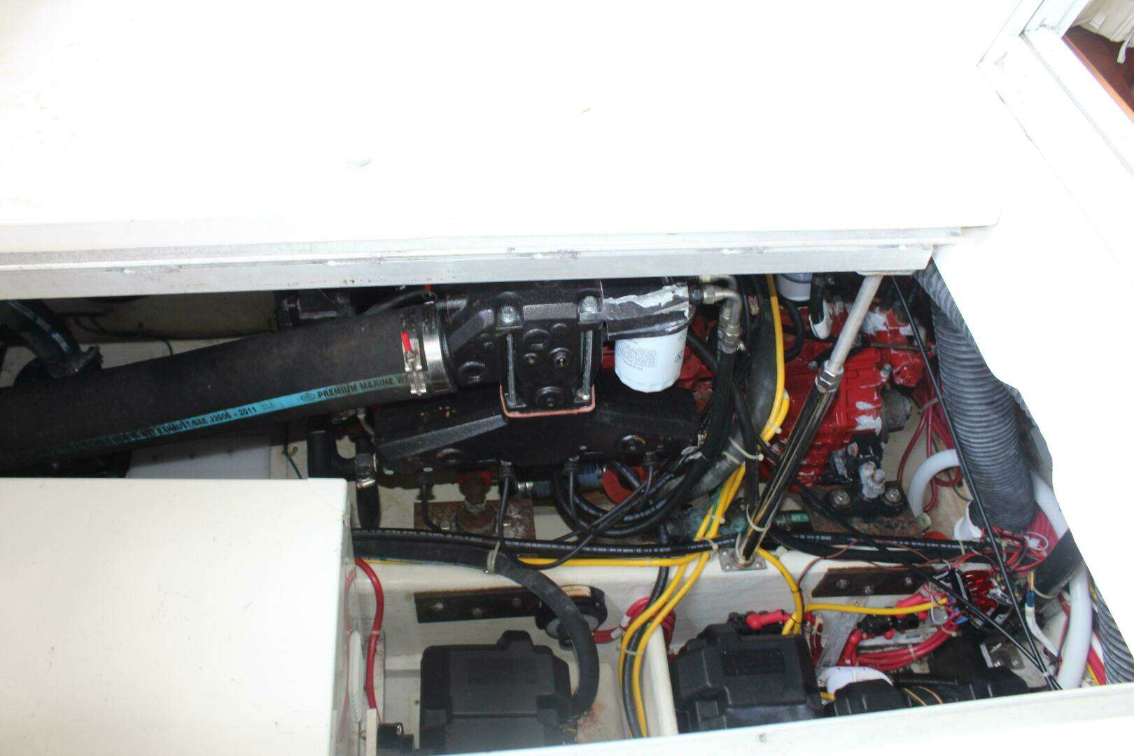 2004 Carver 360 Mariner - Image 32