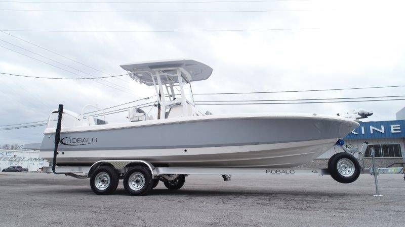 2026 Robalo 246 Cayman - 8
