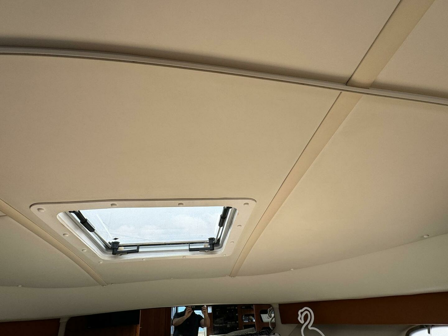 2000 Tiara Yachts 3100 Open - Image 10