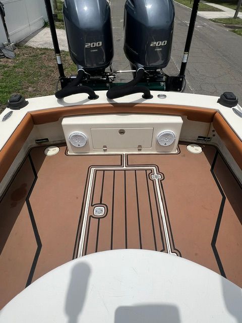 2007 Dorado 30 boat with dual outboard engines.