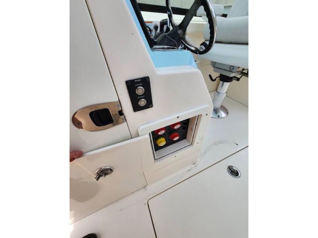 2022 Cobia 280 Dual Console - 13