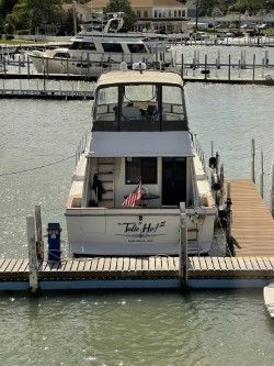1986 Carver 42' Cockpit MY - 8
