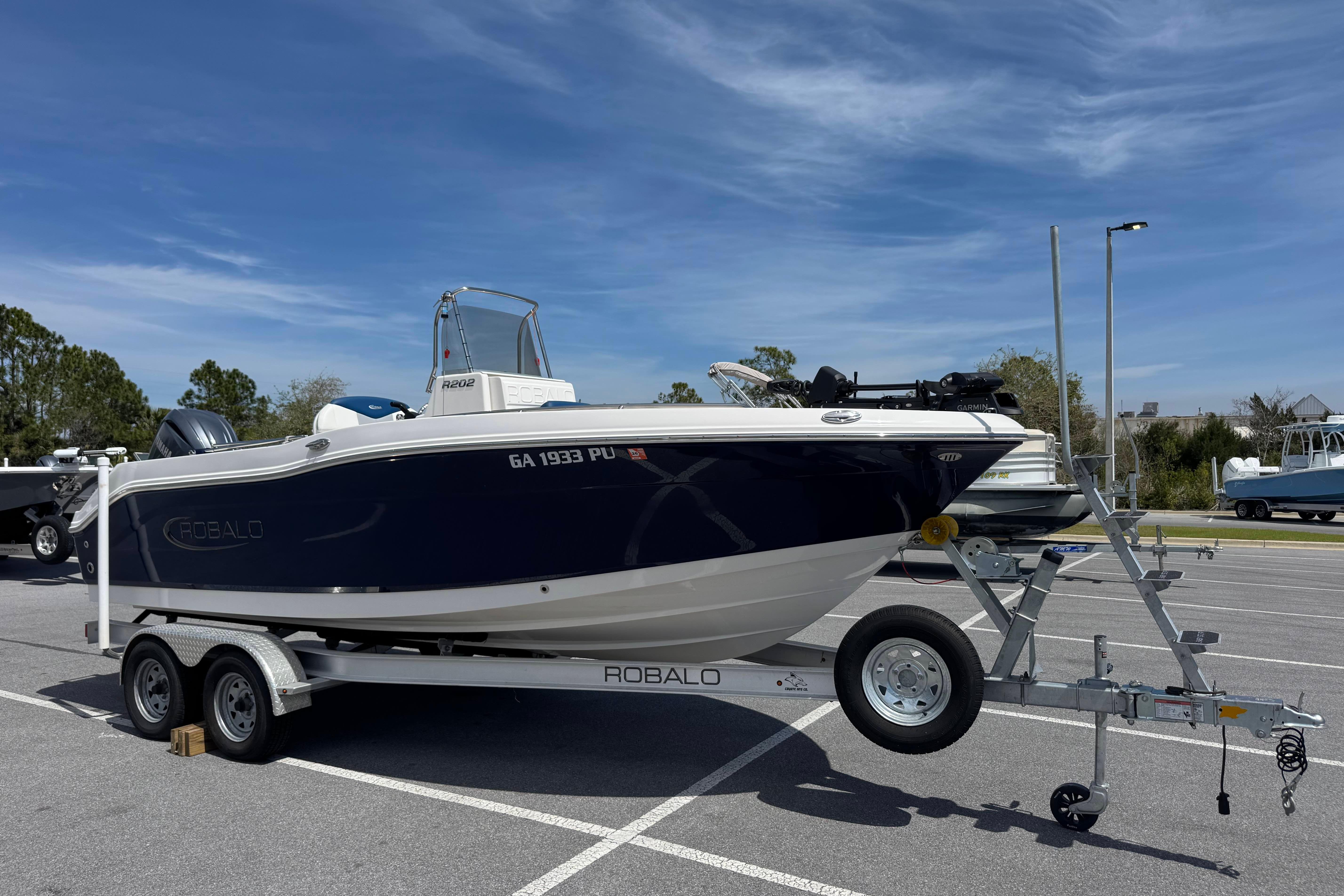 2023 Robalo R202 Explorer