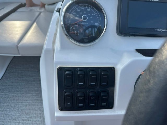 2021 Hurricane SunDeck Sport 205 OB - 9