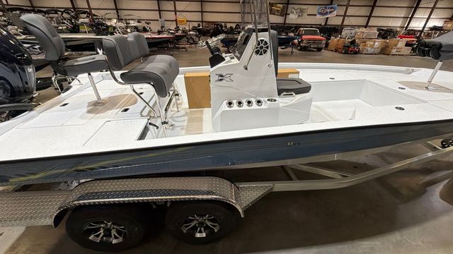 2026 Xpress H22 Bay W/ Yamaha 200 "SHO" - 6
